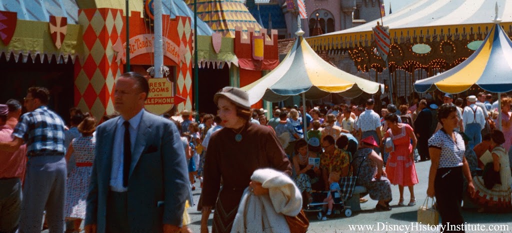 Canon Style – Disneyland in the 1950s
