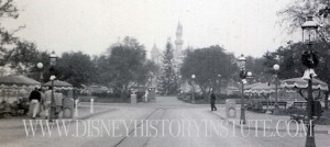 Christmas Disneyland 1955 B